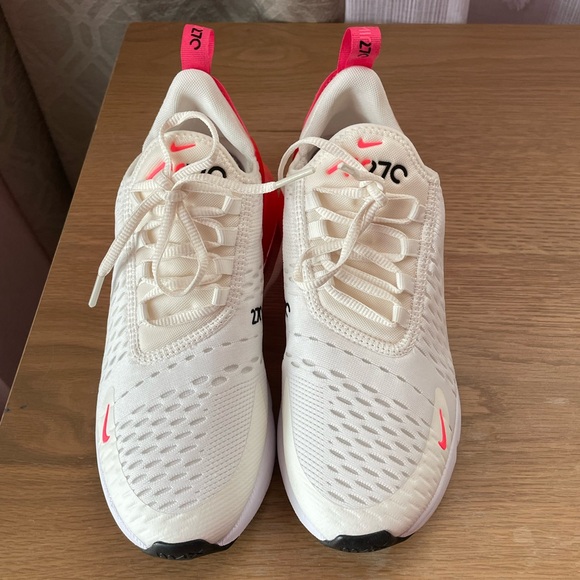 Nike Women's Sneakers in White and Pink New without Box - Picture 4 of 9